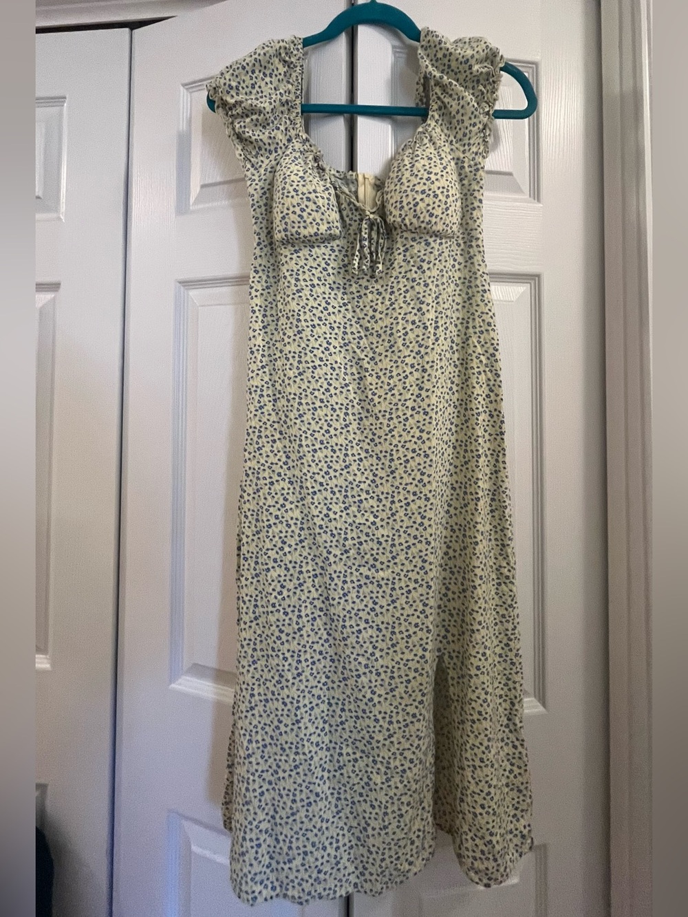 Floral Tie-Front Dress w/slit in Cream and Blue